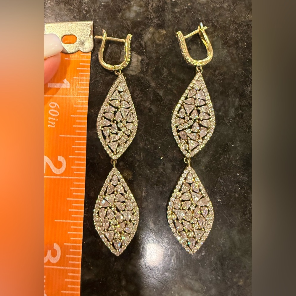 Elegant earrings